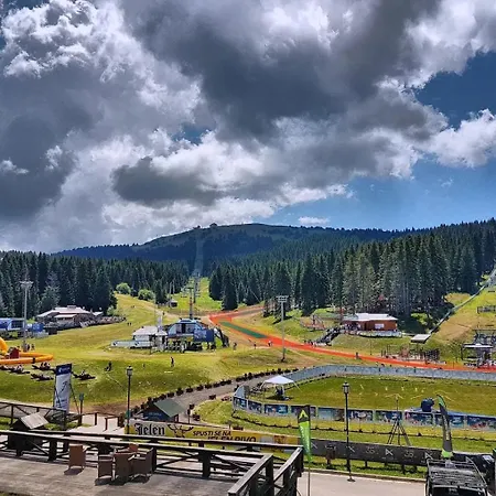 Deluxe Mountain View Vis In Hill